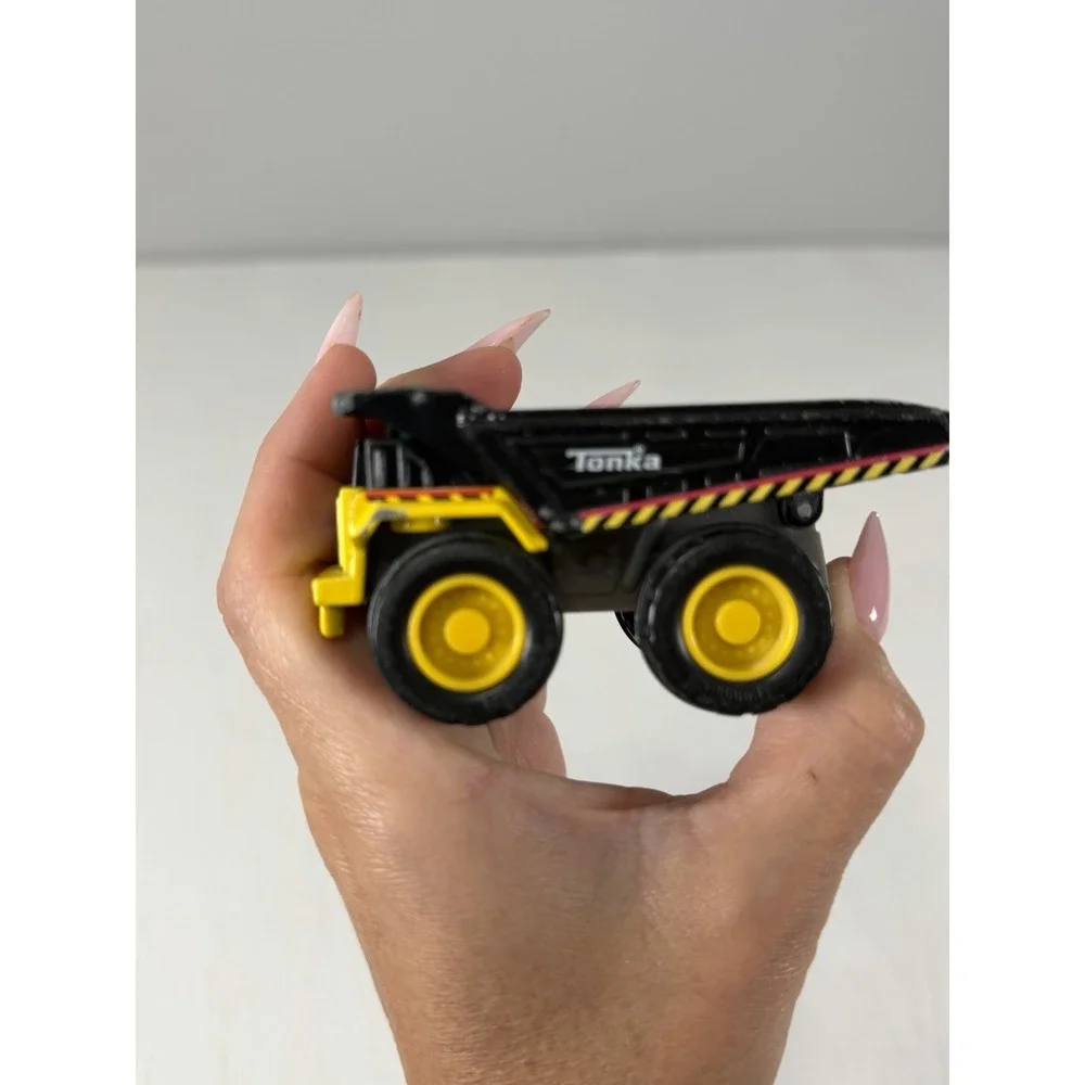 Tonka Classics Mighty Mini Dump Truck Diecast Construction Truck Kids Toy 1